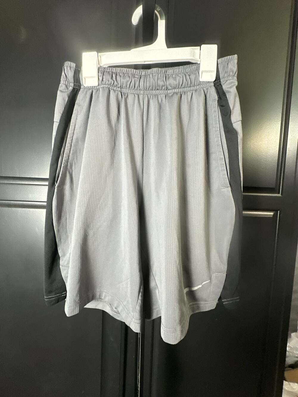 Nike Dri-FIT Men's Athletic Training Shorts Grey and Black Size Small#861